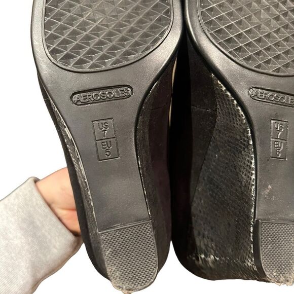 Aerosoles black suede wedges. Size 7 - Picture 7 of 9